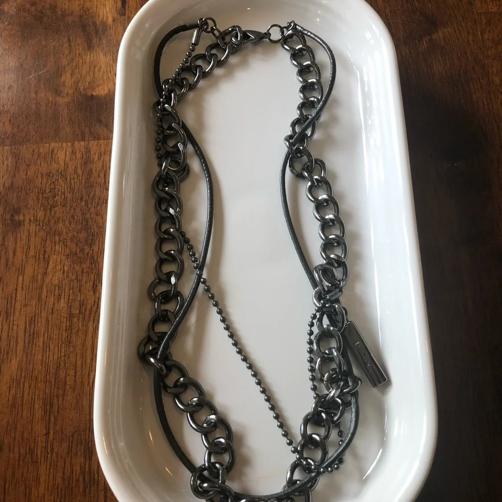 MAC *RARE* 3-Strand Necklace - Picture 4 of 4